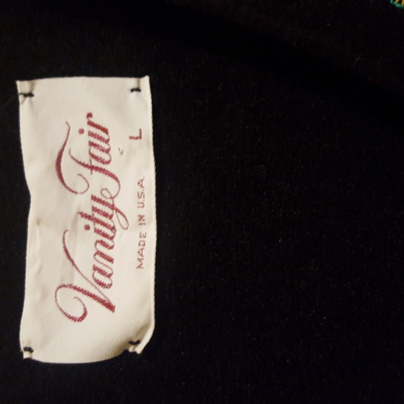 Beautiful, elegant, lightweight, full-length Vanity Fair robe - Picture 3 of 9